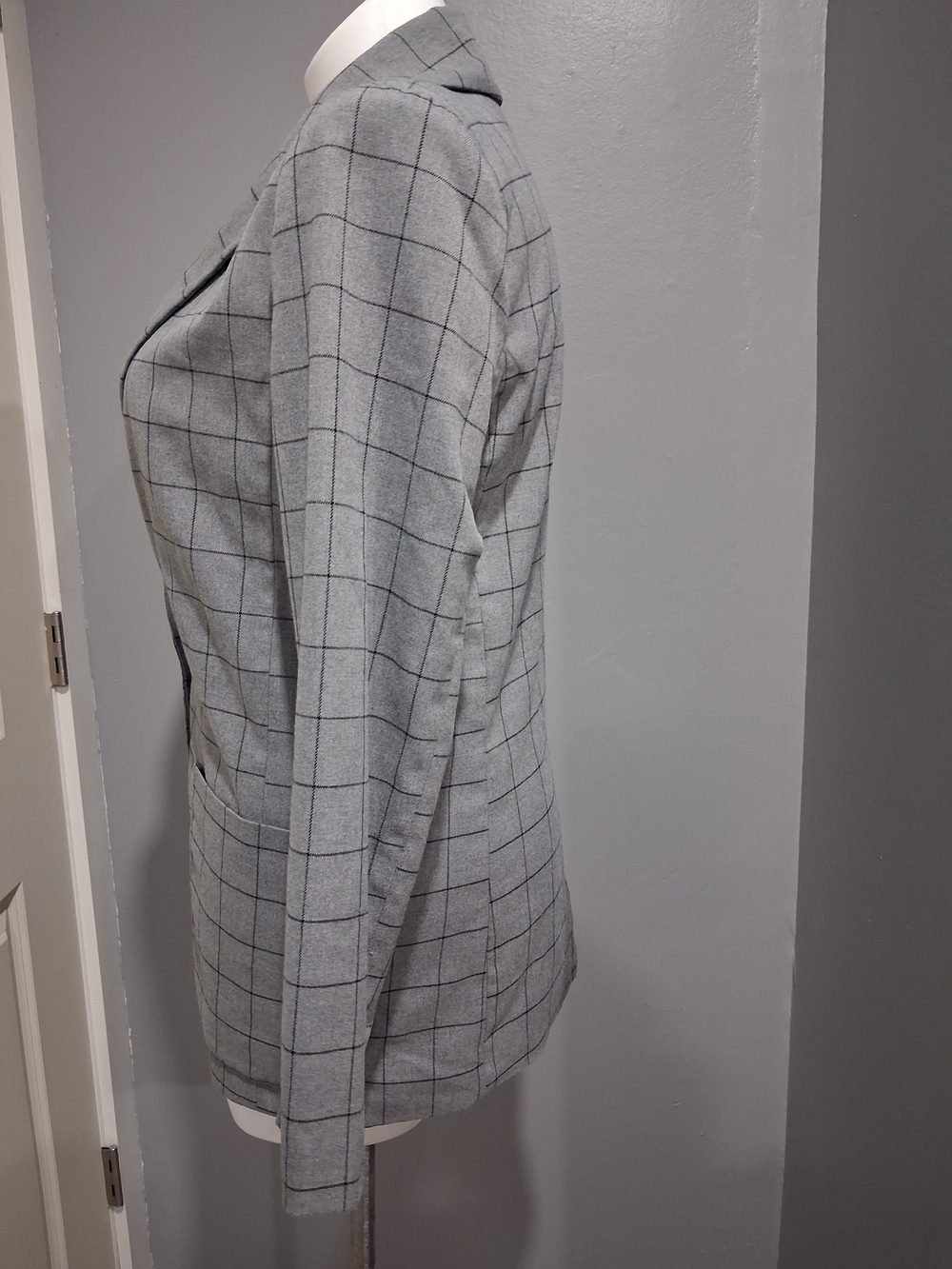 Gray Windowpane Single-Button Blazer - Picture 6 of 6
